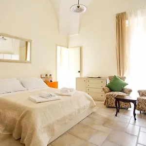 palazzo-candido-suite-apartment-sitcase.lecce-hotels.com/
